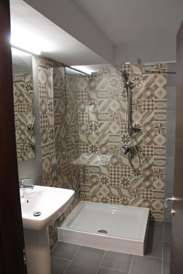 Hotel Parang Băile Olăneşti エクステリア 写真